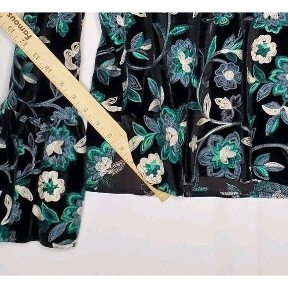 Karen Kane Velvet Embroidered Top Women Medium Floral Bell Sleeve Boho Romantic - Picture 8 of 10